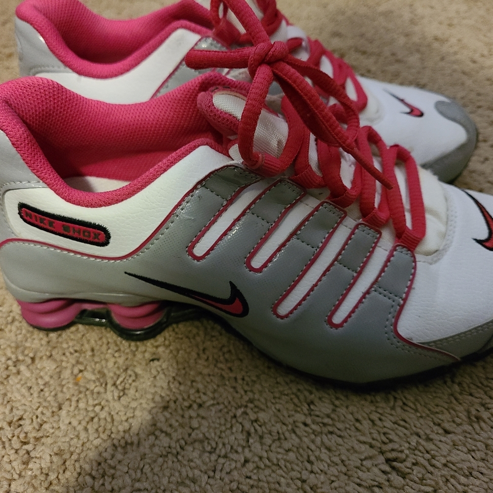New Nike shox